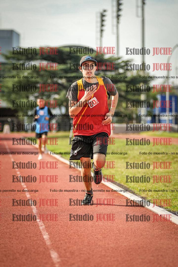 Fotos de los 600 m llanos de varones