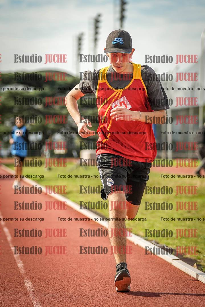 Fotos de los 600 m llanos de varones