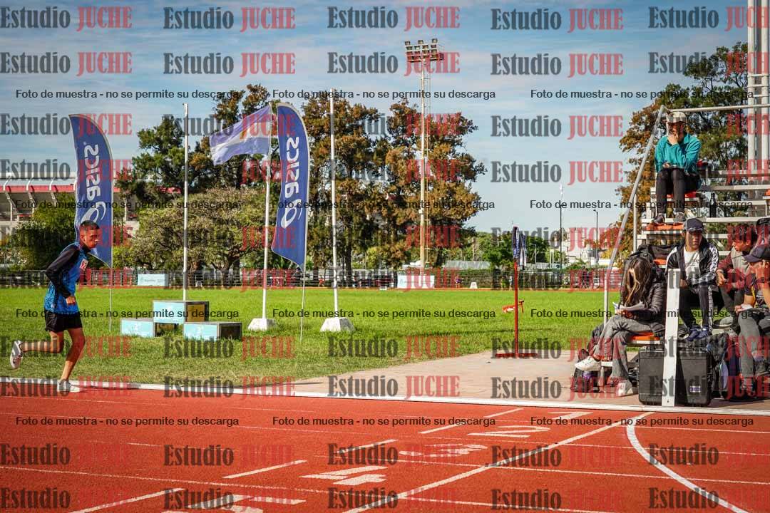 Fotos de los 600 m llanos de varones