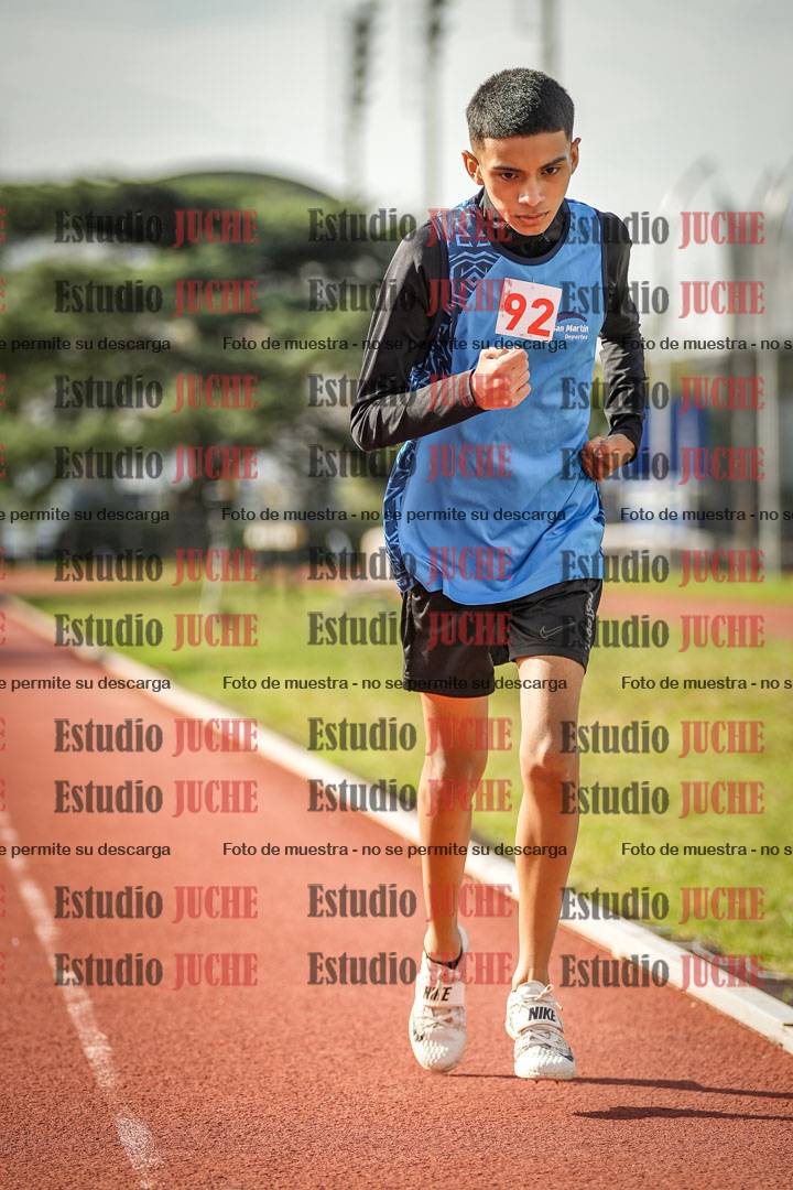 Fotos de los 600 m llanos de varones