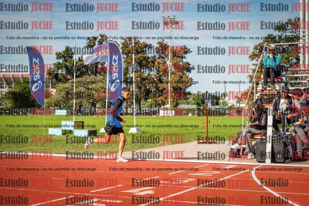 Fotos de los 600 m llanos de varones
