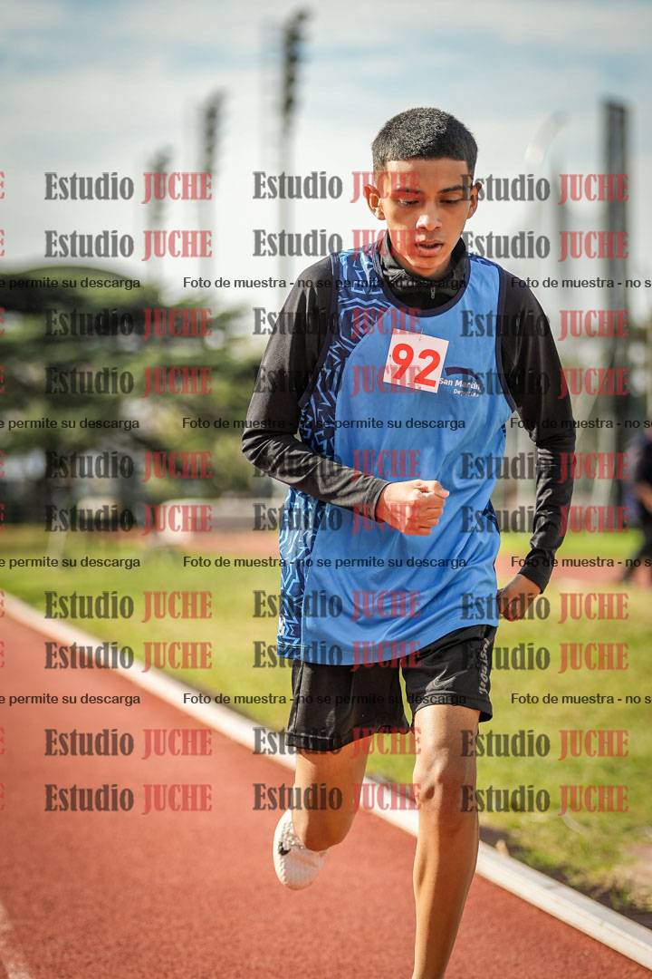 Fotos de los 600 m llanos de varones