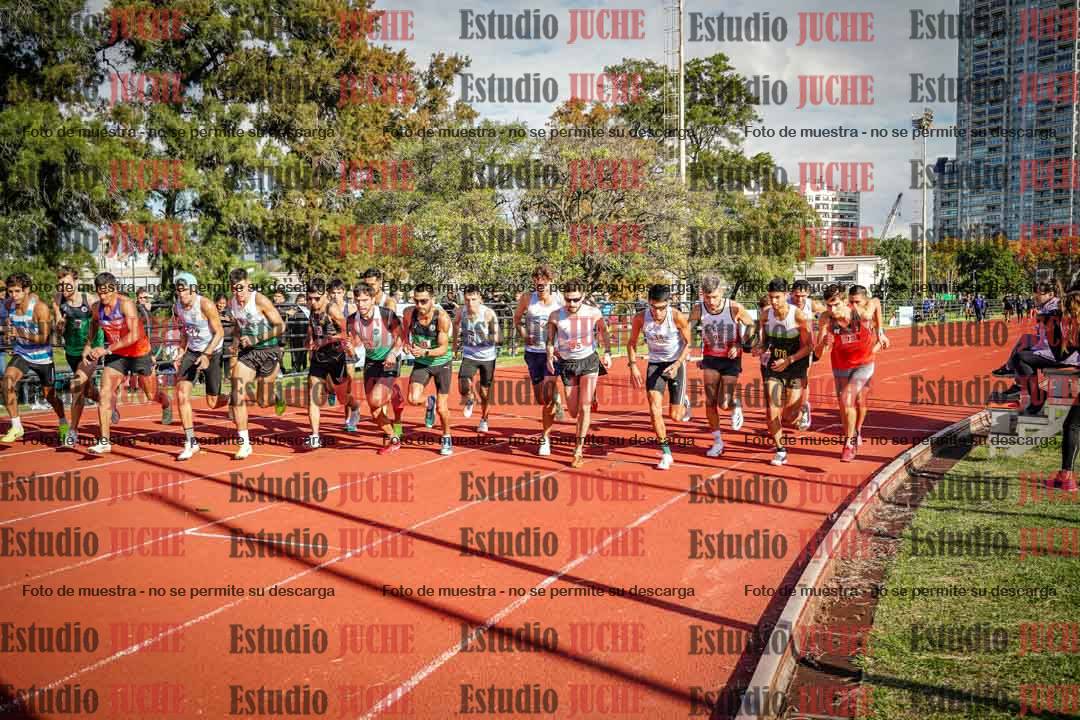 Fotos de los 3000 m llanos de varones