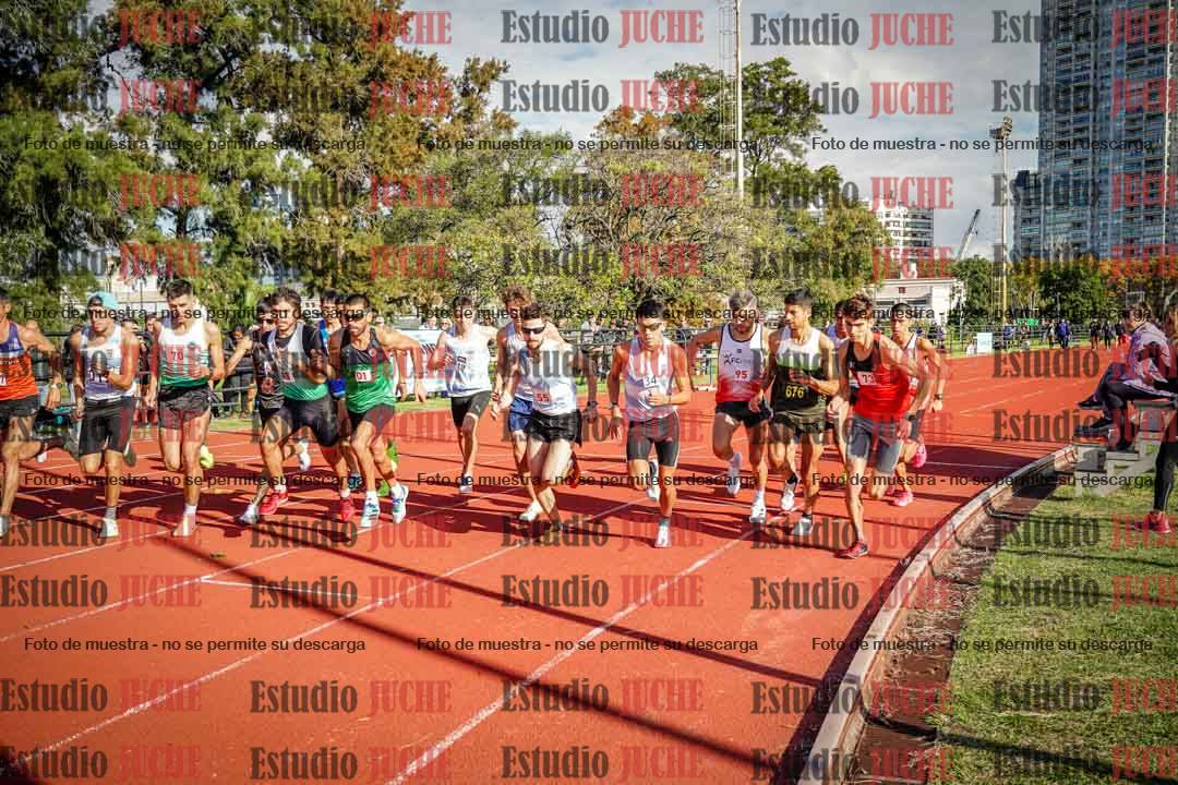 Fotos de los 3000 m llanos de varones
