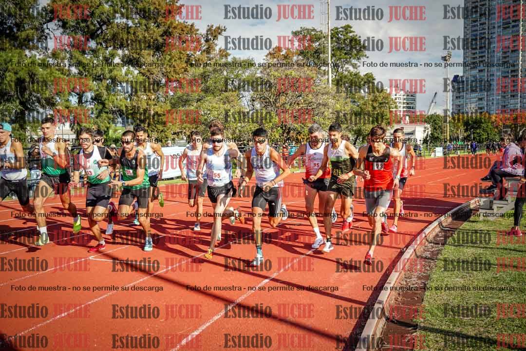 Fotos de los 3000 m llanos de varones