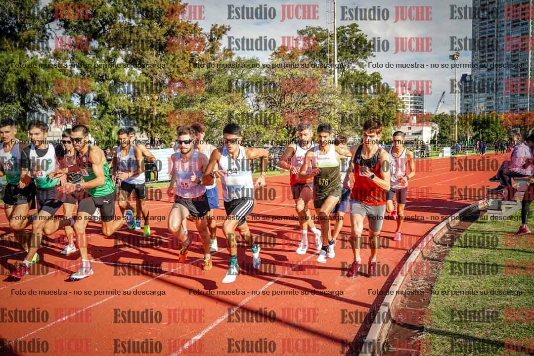 Fotos de los 3000 m llanos de varones