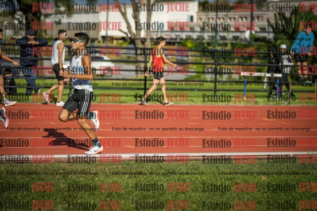 Fotos de los 3000 m llanos de varones