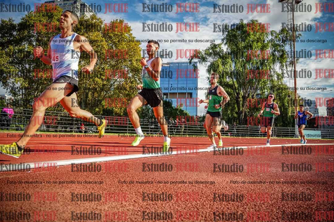 Fotos de los 3000 m llanos de varones
