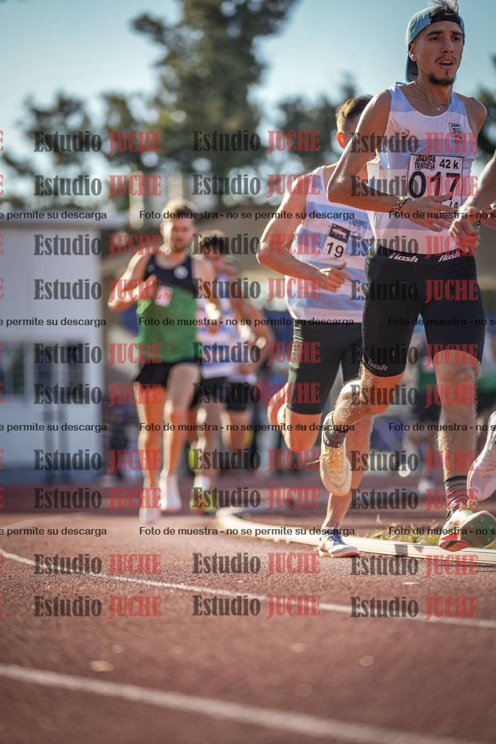 Fotos de los 3000 m llanos de varones