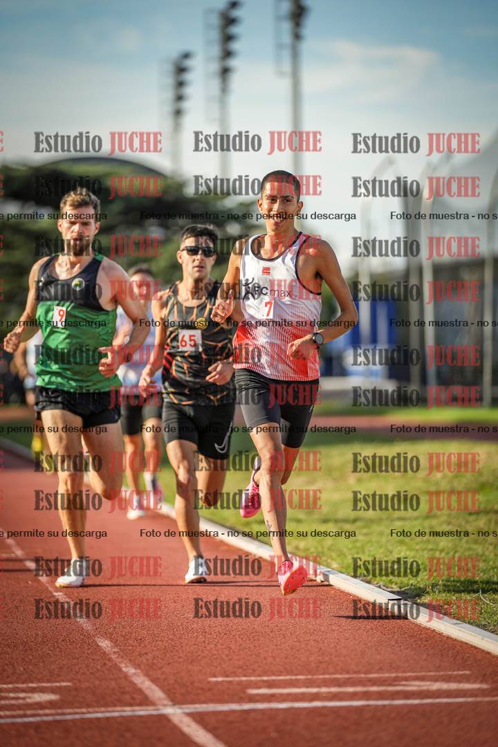 Fotos de los 3000 m llanos de varones