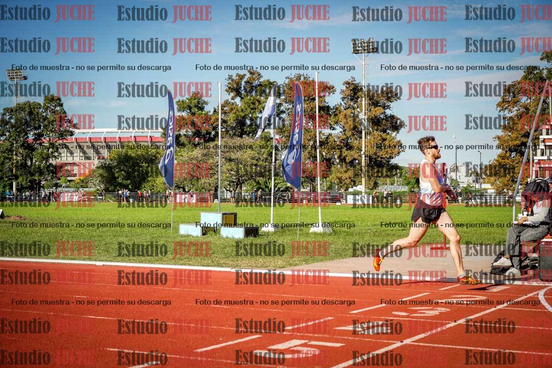 Fotos de los 3000 m llanos de varones