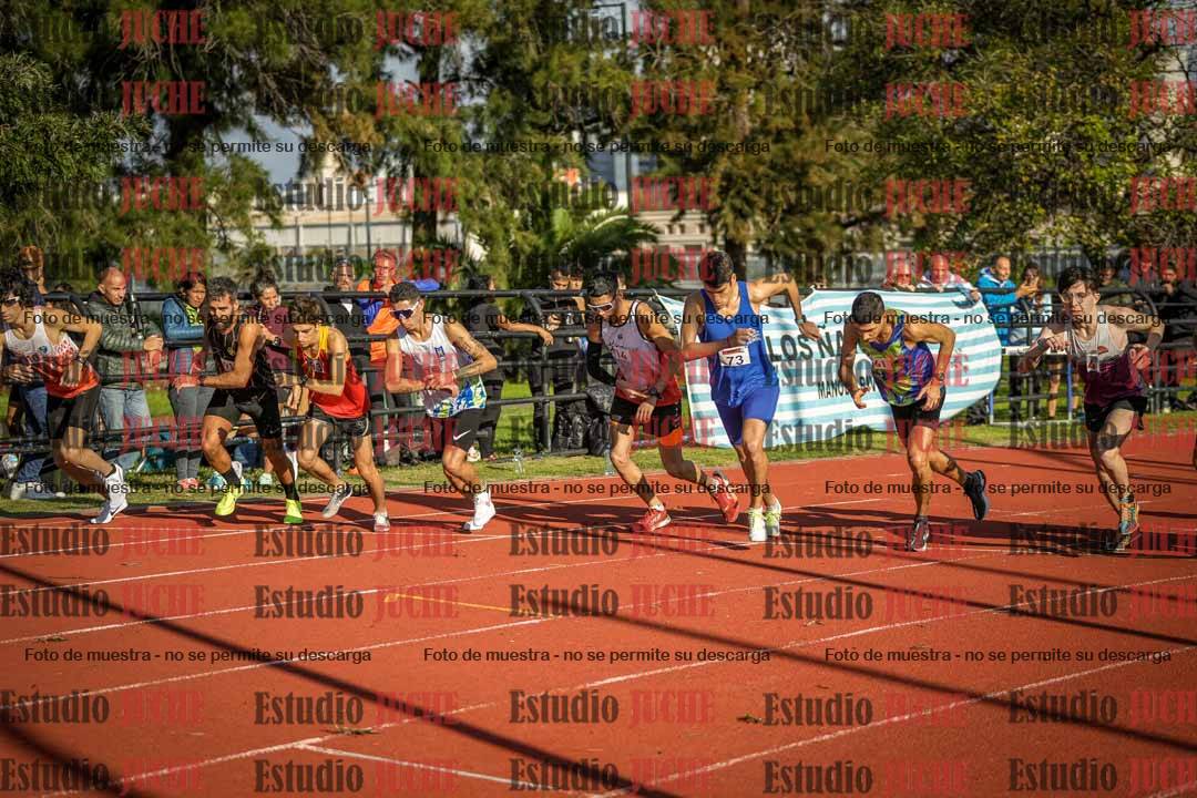 Fotos de los 3000 m llanos de varones