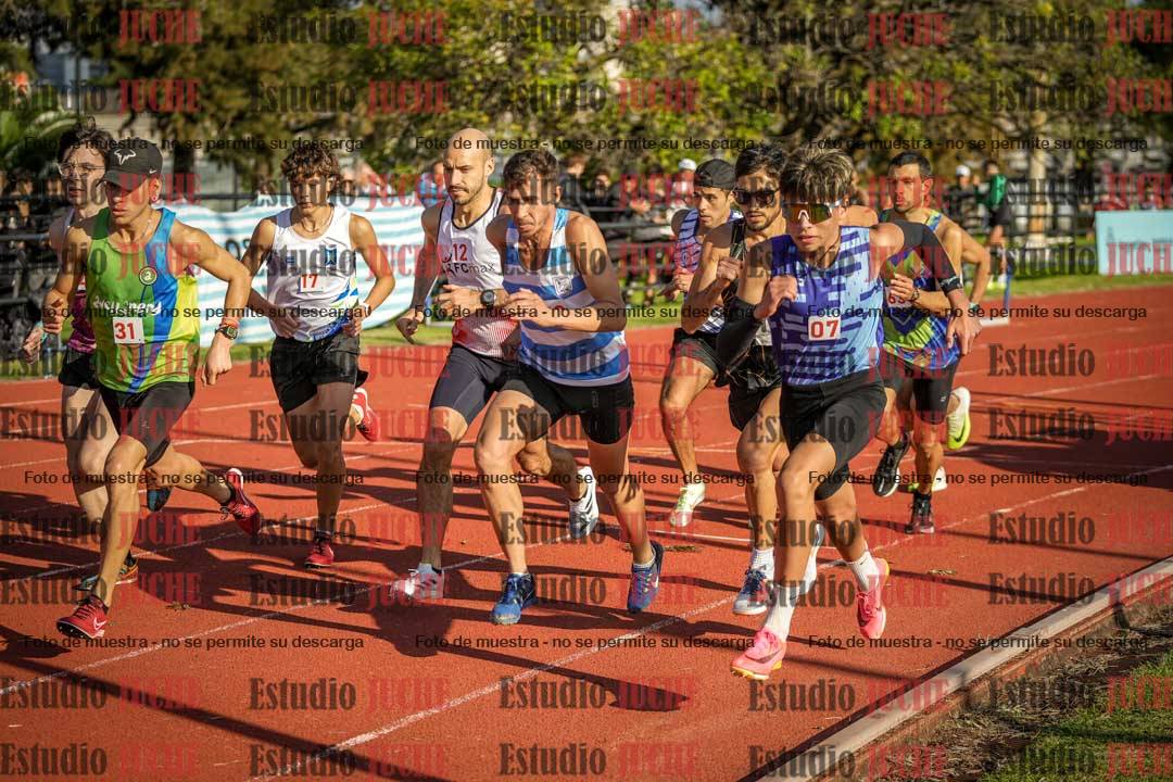 Fotos de los 3000 m llanos de varones