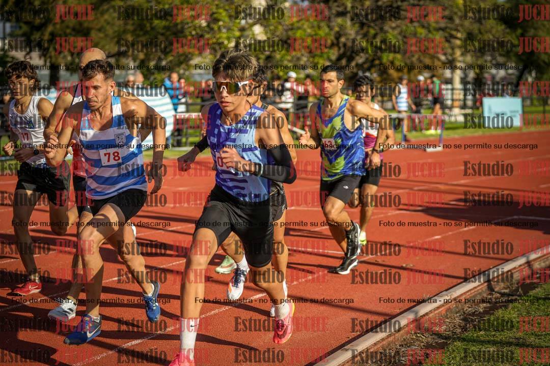 Fotos de los 3000 m llanos de varones