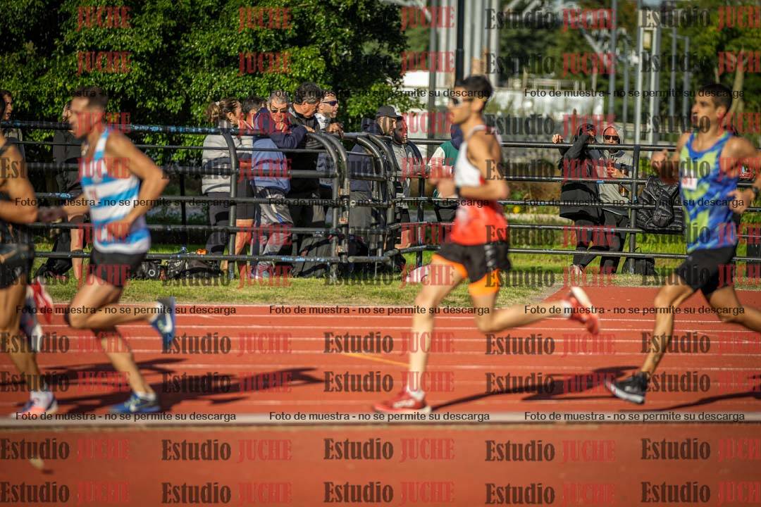 Fotos de los 3000 m llanos de varones