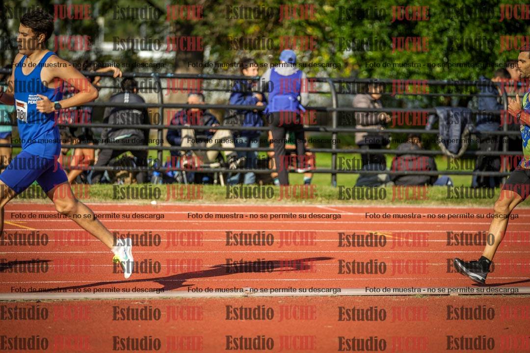 Fotos de los 3000 m llanos de varones