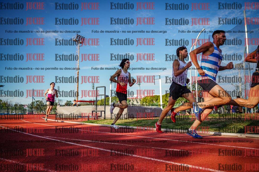 Fotos de los 3000 m llanos de varones