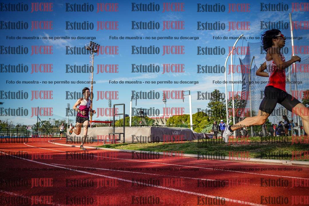 Fotos de los 3000 m llanos de varones