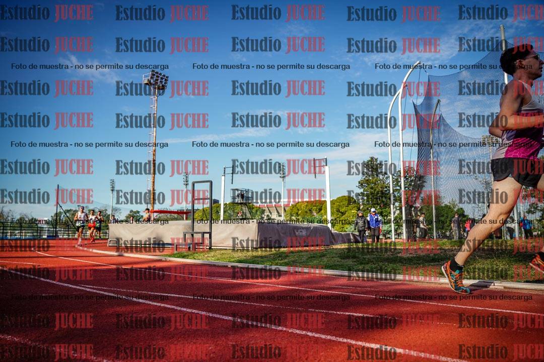 Fotos de los 3000 m llanos de varones