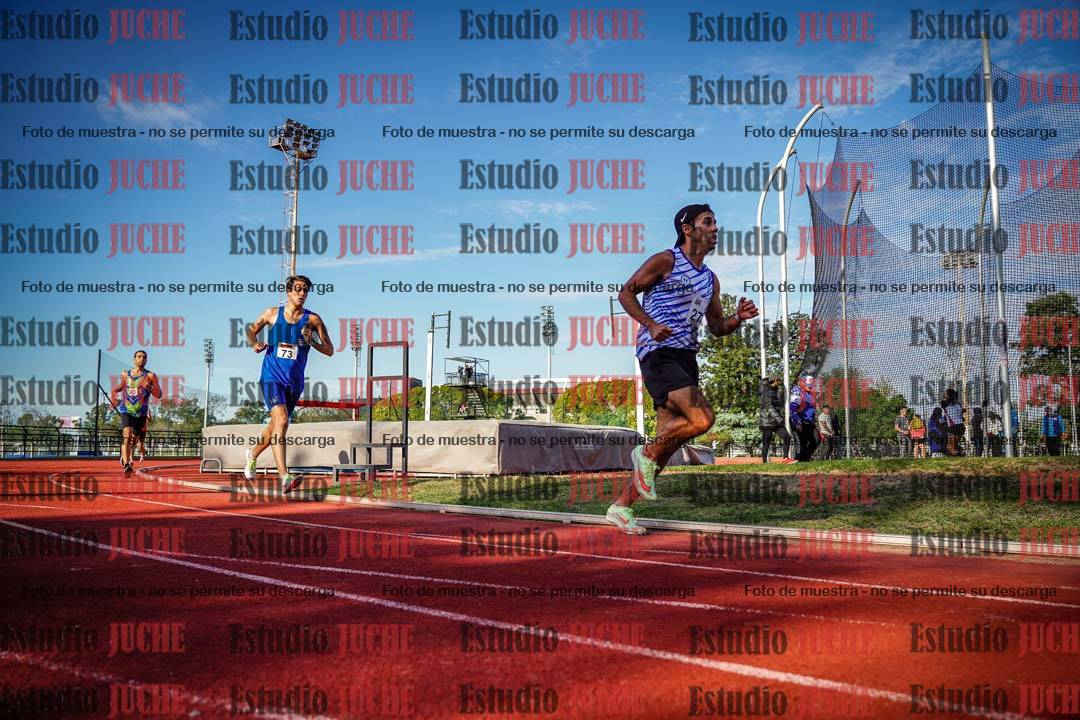 Fotos de los 3000 m llanos de varones