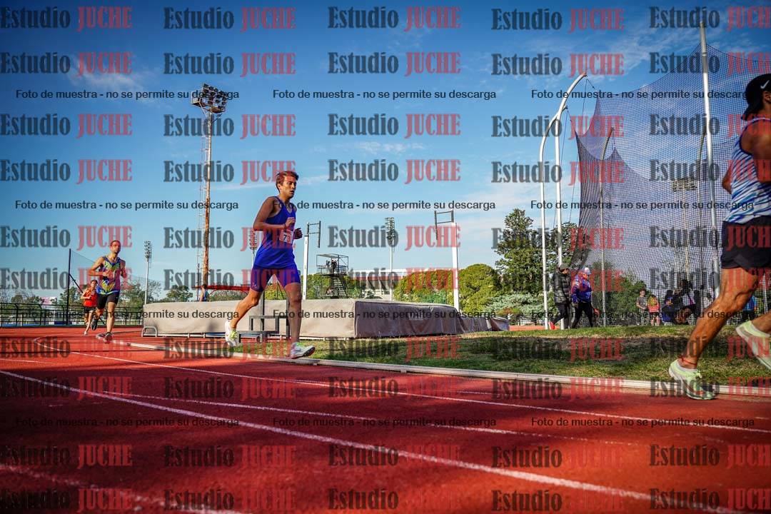 Fotos de los 3000 m llanos de varones