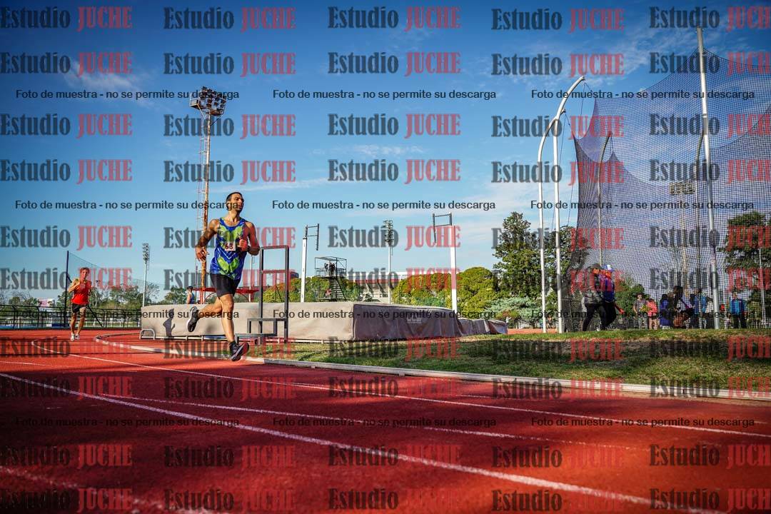 Fotos de los 3000 m llanos de varones