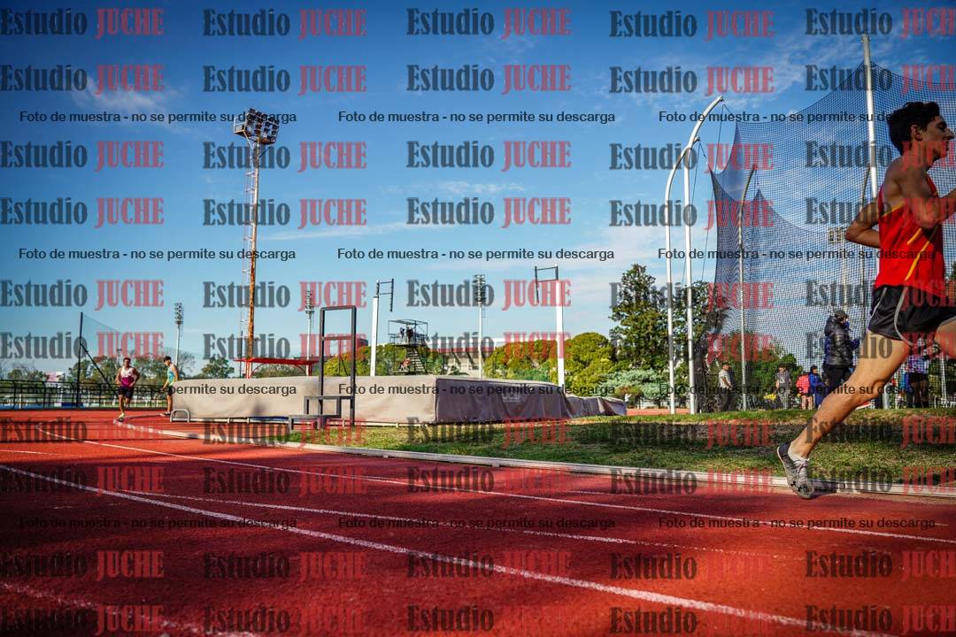 Fotos de los 3000 m llanos de varones