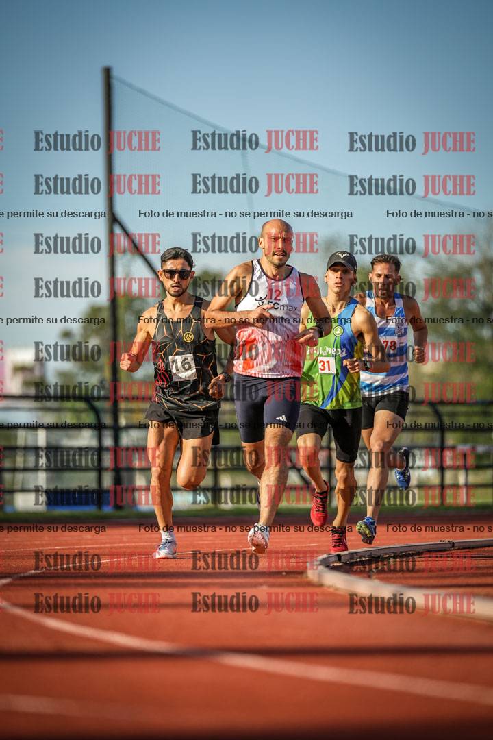 Fotos de los 3000 m llanos de varones