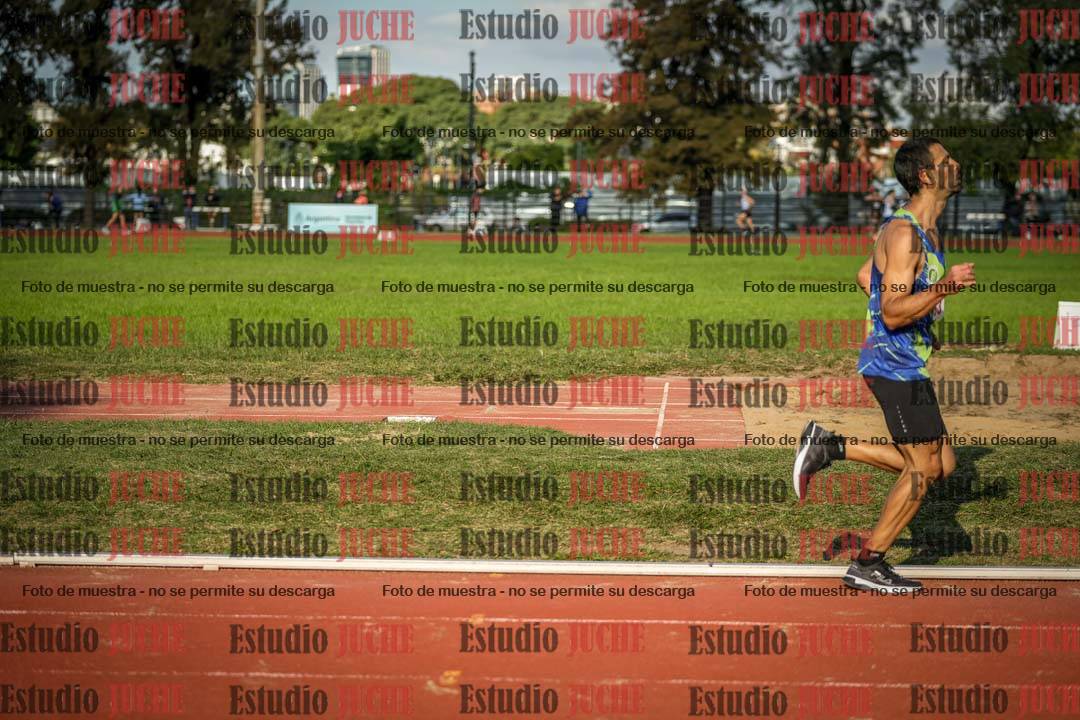 Fotos de los 3000 m llanos de varones