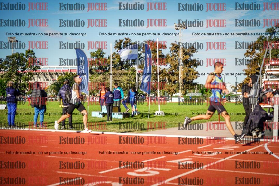 Fotos de los 3000 m llanos de varones