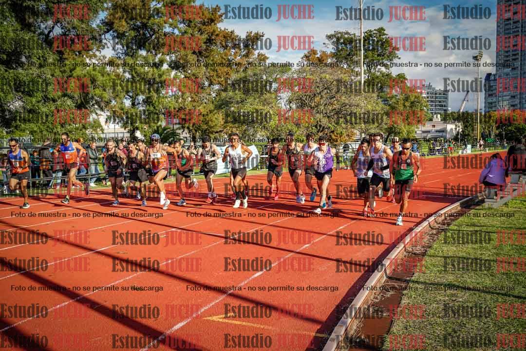 Fotos de los 3000 m llanos de varones