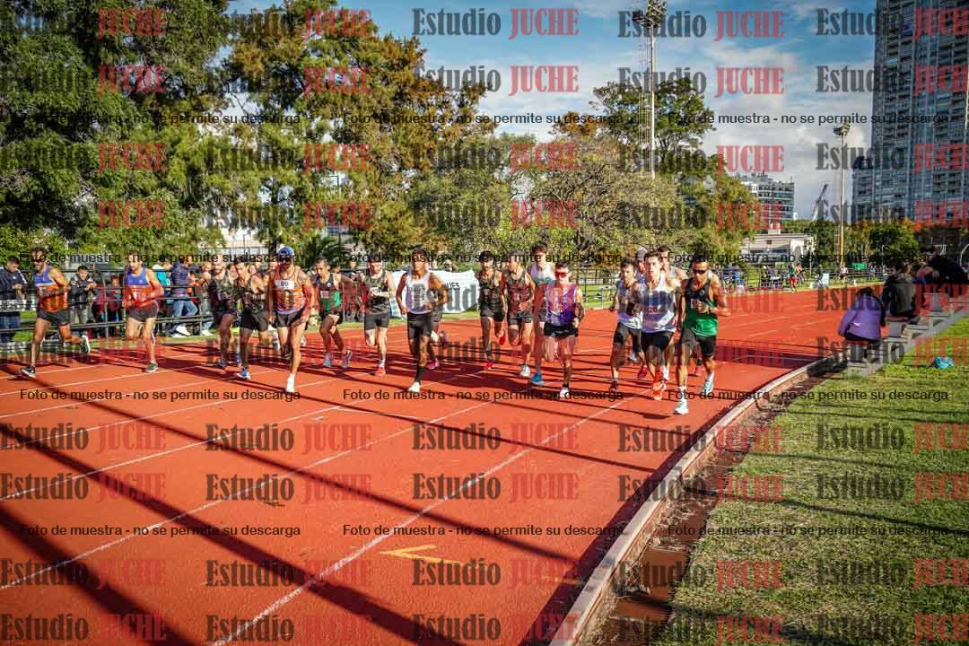Fotos de los 3000 m llanos de varones