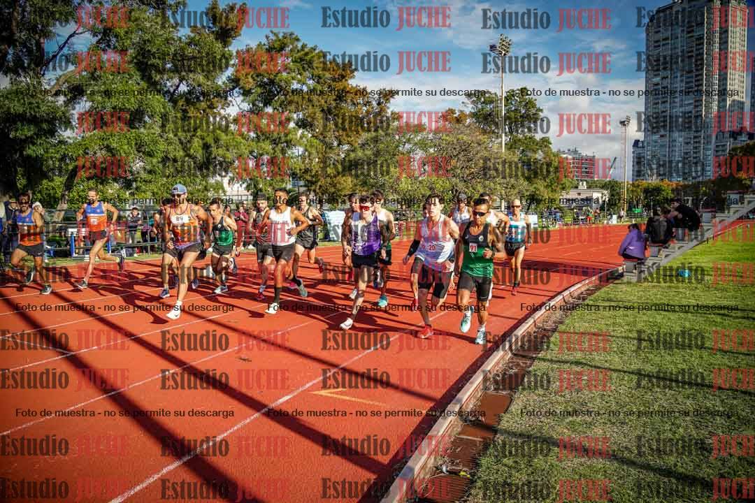 Fotos de los 3000 m llanos de varones