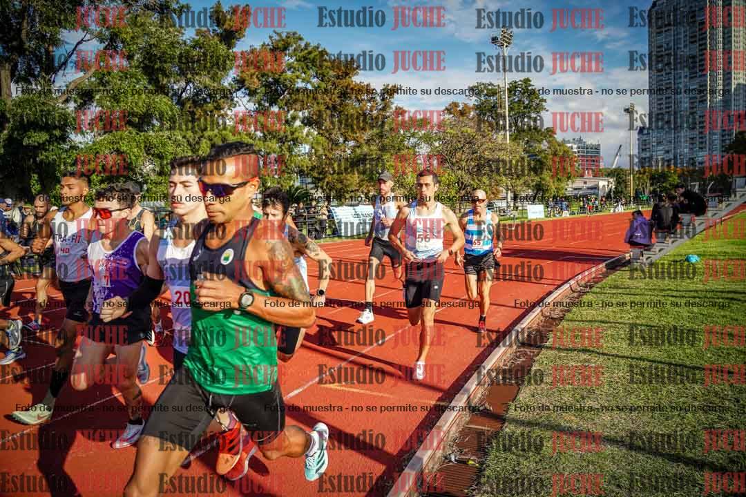 Fotos de los 3000 m llanos de varones