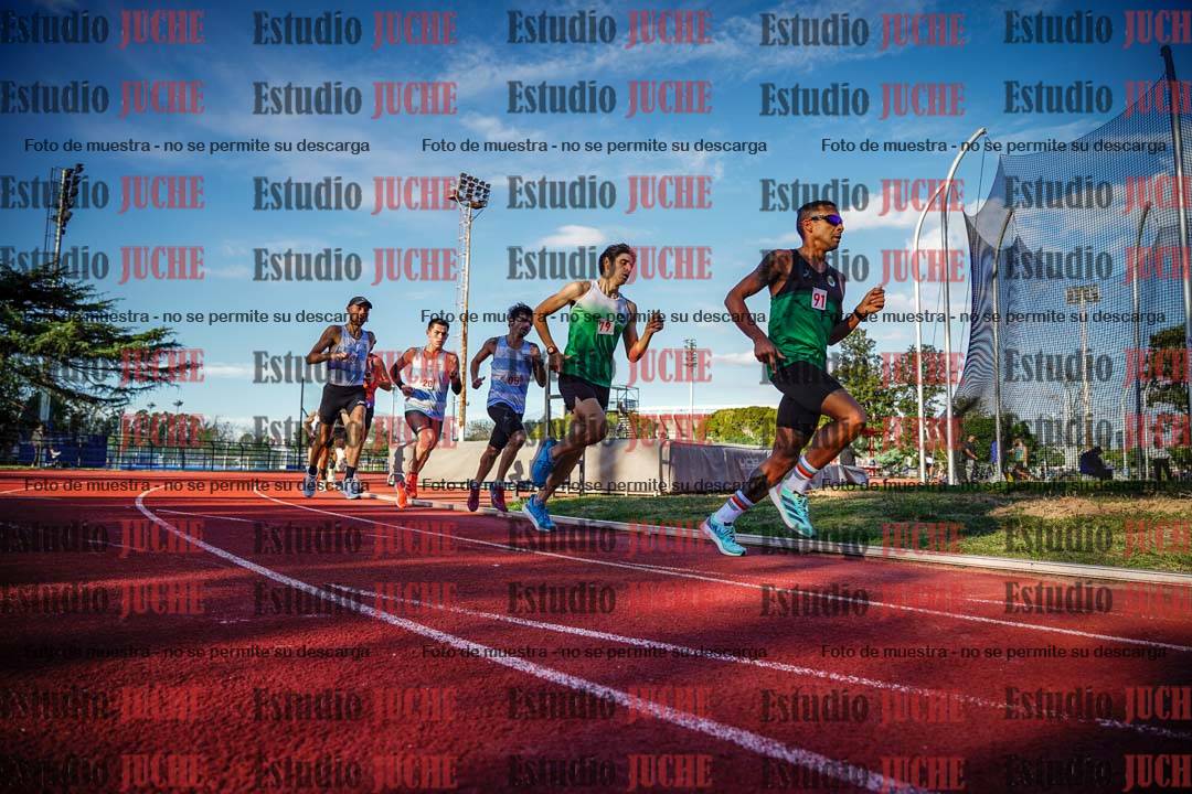 Fotos de los 3000 m llanos de varones