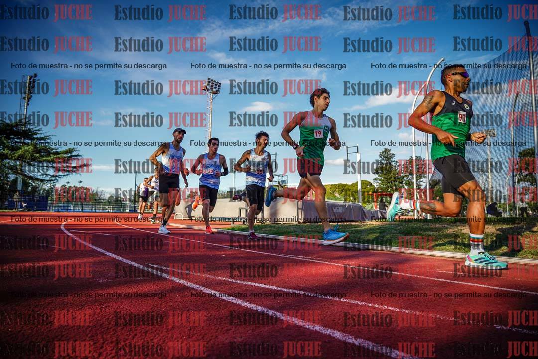 Fotos de los 3000 m llanos de varones