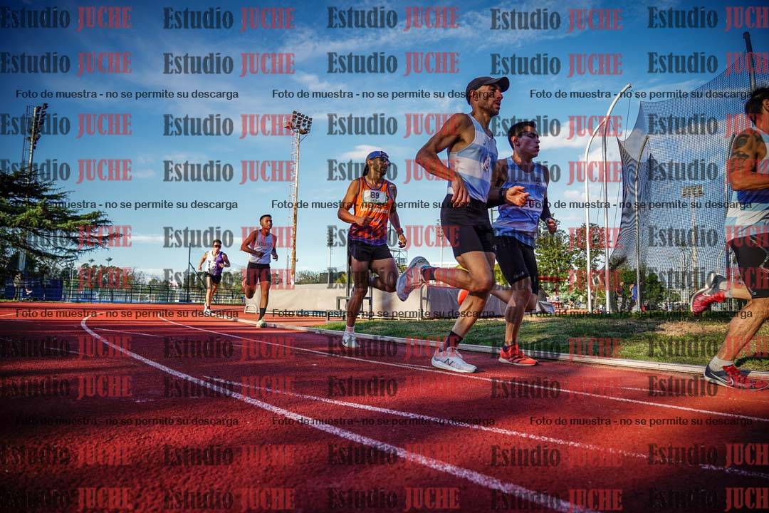 Fotos de los 3000 m llanos de varones