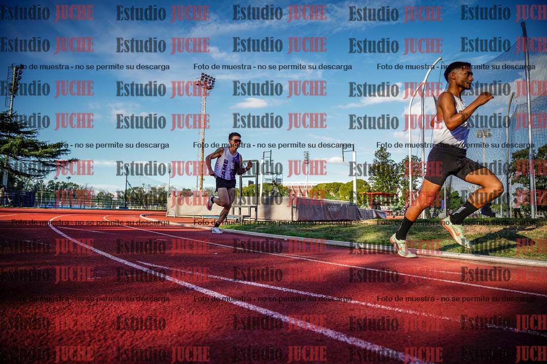 Fotos de los 3000 m llanos de varones