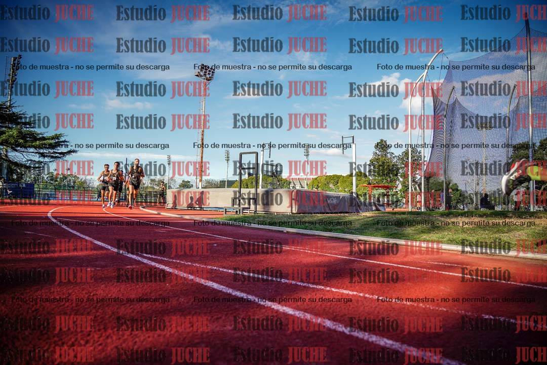 Fotos de los 3000 m llanos de varones