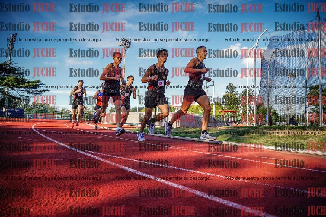 Fotos de los 3000 m llanos de varones