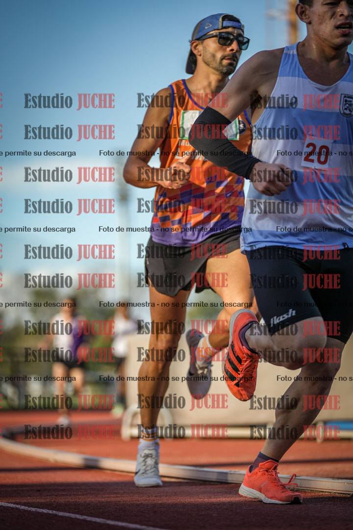Fotos de los 3000 m llanos de varones