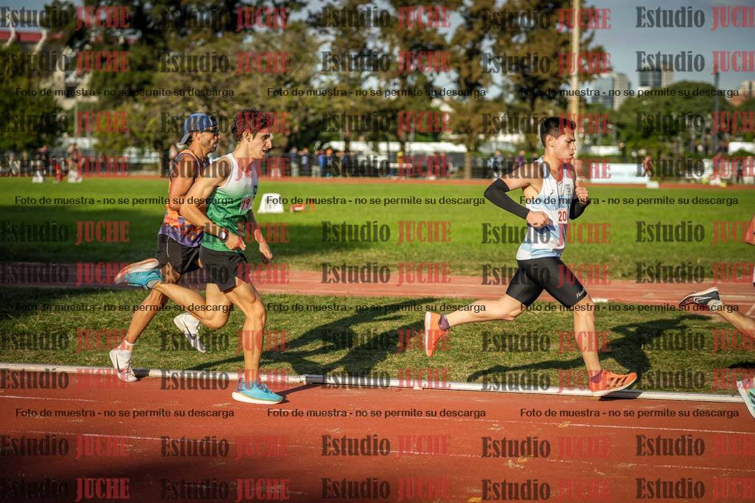 Fotos de los 3000 m llanos de varones
