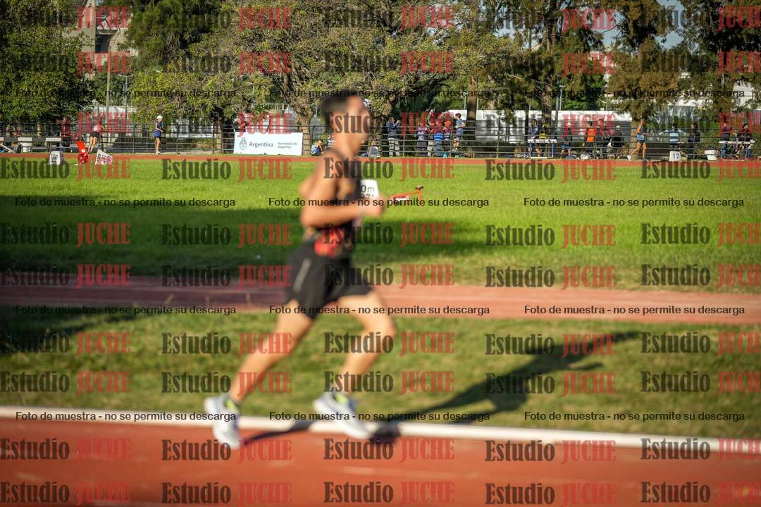 Fotos de los 3000 m llanos de varones