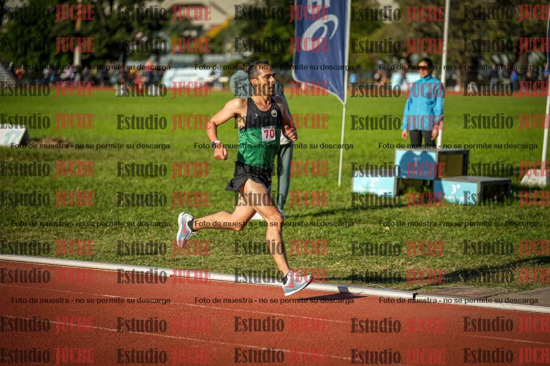 Fotos de los 3000 m llanos de varones