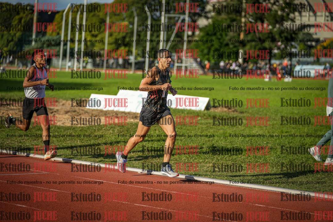 Fotos de los 3000 m llanos de varones