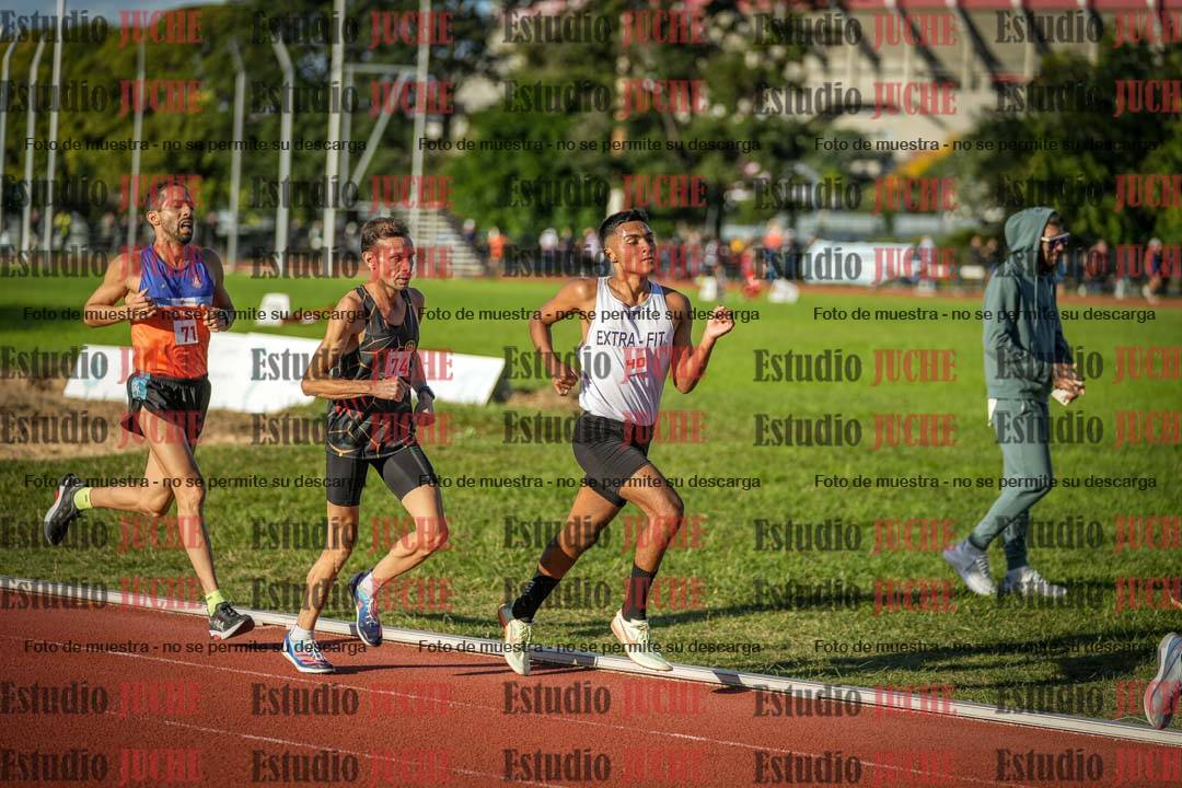 Fotos de los 3000 m llanos de varones