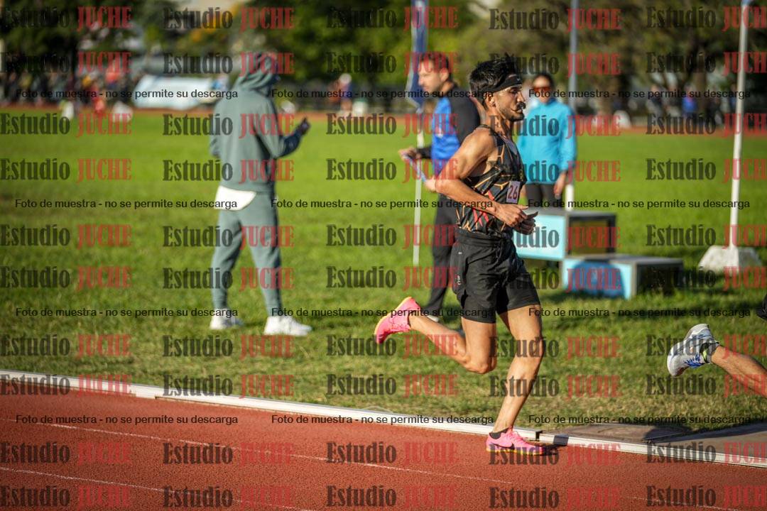Fotos de los 3000 m llanos de varones