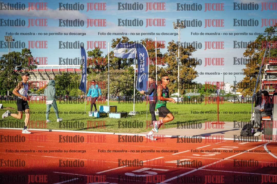 Fotos de los 3000 m llanos de varones