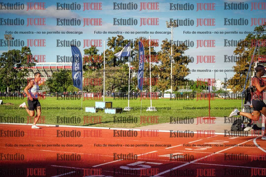 Fotos de los 3000 m llanos de varones