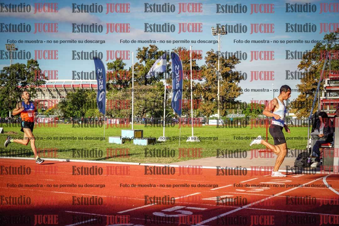 Fotos de los 3000 m llanos de varones